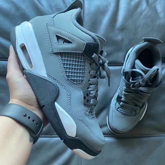 Cool grey Jordan 4 - Picture 2 of 6